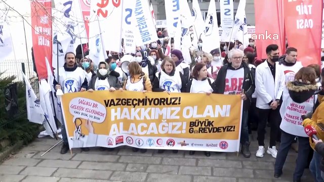 Aile hekimlerinden Erdoğan'ın sağlık çalışanlarına ilişkin açıklamalarına: Neyin düzenleneceği ve iyileştirileceği bilinmeyen vaatler