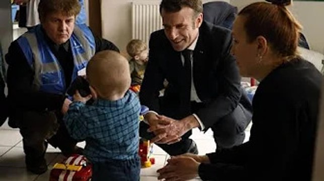 Crise en Ukraine : Macron au chevet des réfugiés ukrainiens