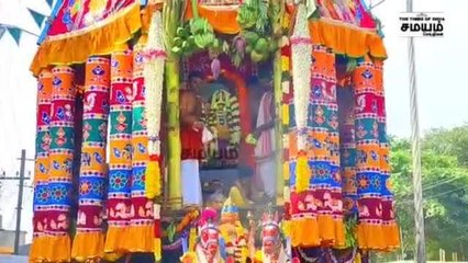 ராணிப்பேட்டை கோயில் தேரோட்ட திருவிழா; வடம் பிடித்து இழுத்த பக்த கோடிகள்!