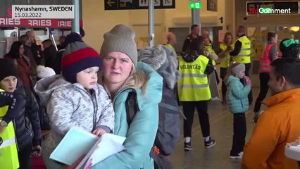 شاهد: وصول مئات اللاجئين الأوكرانيين إلى السويد بالعبّارة