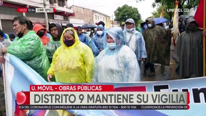 Vecinos del Distrito 9 intentaron ingresar por la fuerza a la Alcaldía de Cercado
