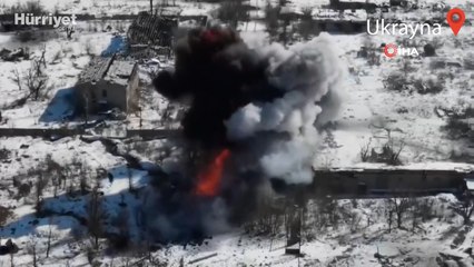 Rus tankının imha edildiği an havadan görüntülendi