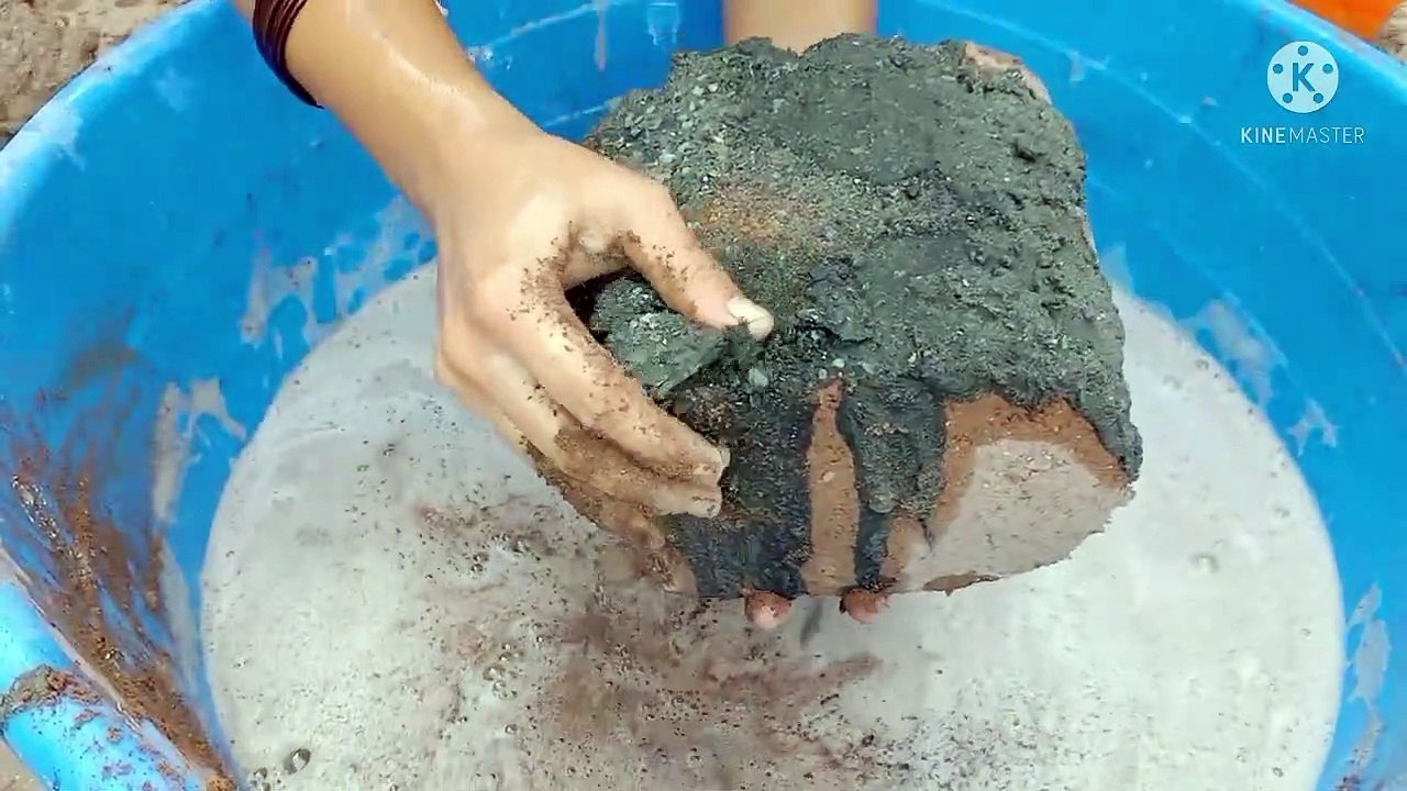 Huge Gritty Red Dirt Sand Cement Foamy Water Crumbles Cr: MS ASMR❤