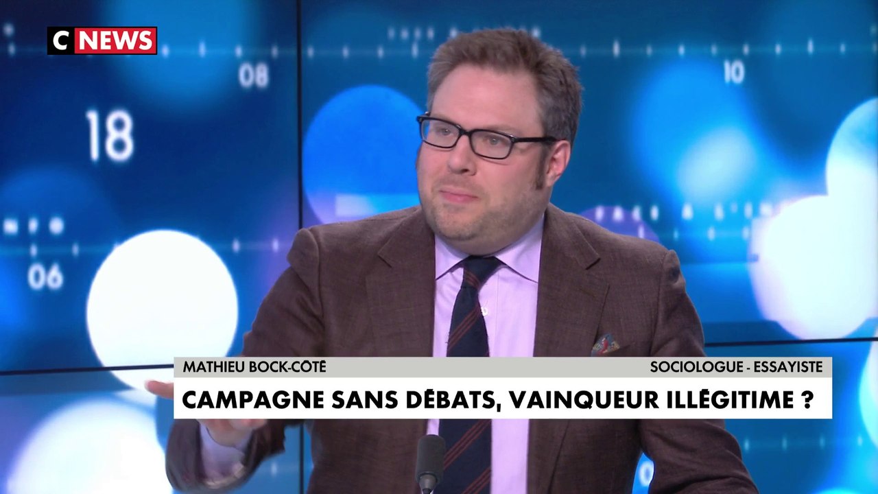 selon Mathieu Bock-Côte,«Emmanuel Macron considère qu’il est le président légitime installé et qu’il y a autour de lui, des concurrents mais qu’ils traitent comme une collection de «nains sautillant»,cherchant à se faire voir sur la photo»