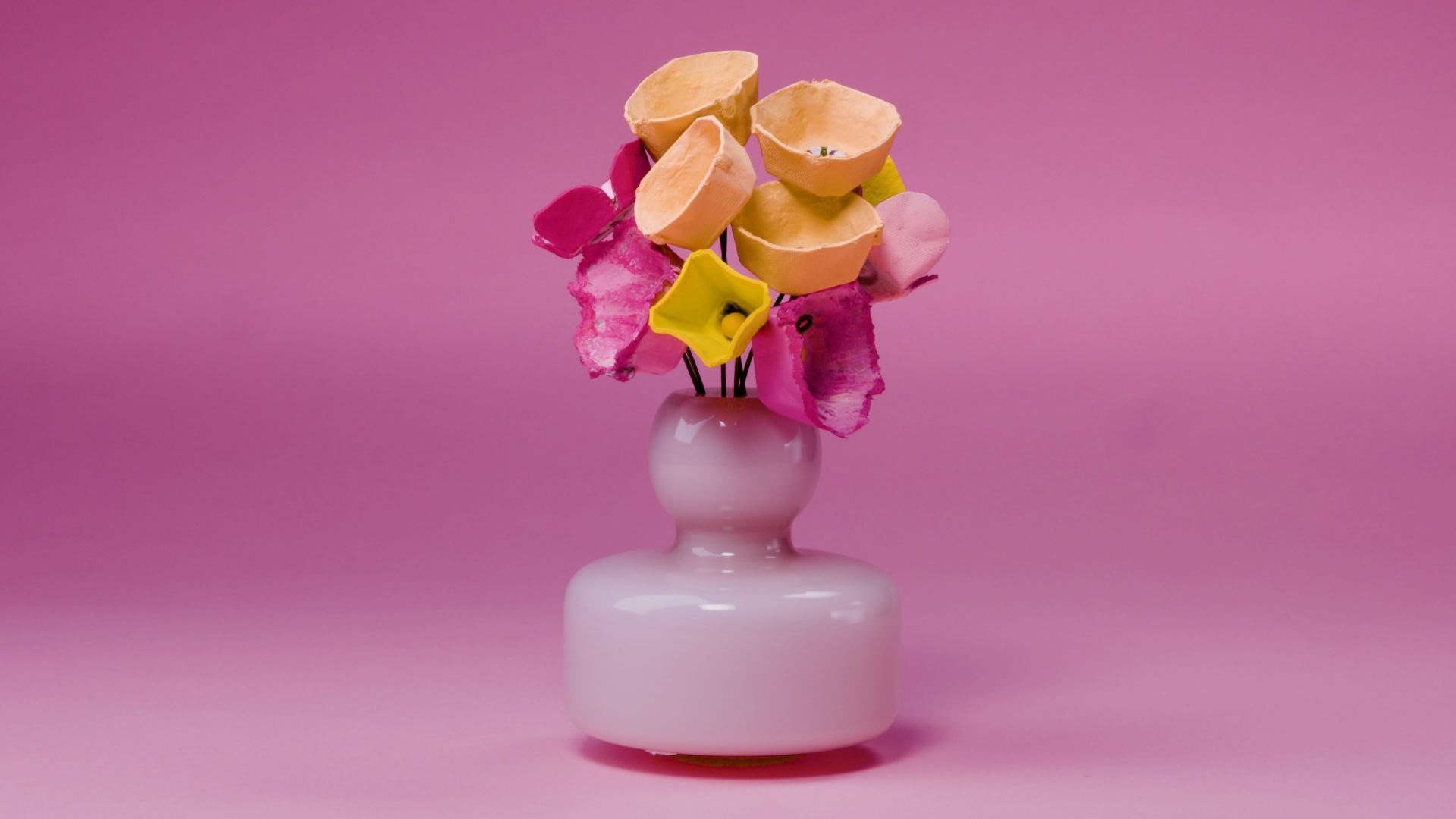 ⁣How To Craft Egg Carton Flowers