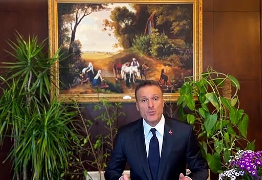 AK Partili Alpay Özalan: Duyarlı değil kumandalı ünlülersiniz