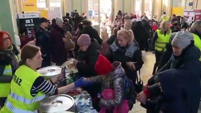 ООН: Число украинских беженцев в других странах достигло 3 млн человек, половина из них — дети