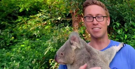 Russell Howard Stands Up To The World S01 E03