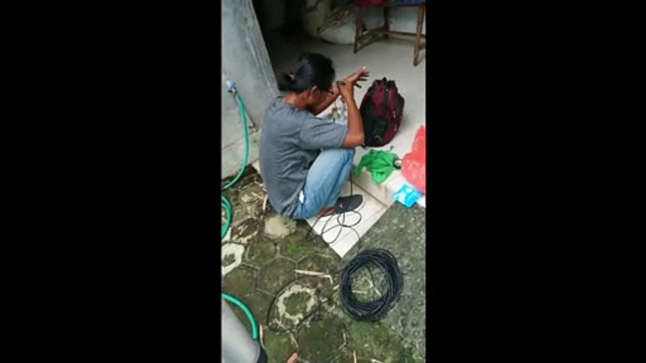 Uncle Harry skill: Climb pipe