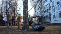 Ucraina: bombardamenti, coprifuoco e flebili speranze per i negoziati