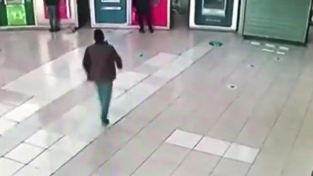 ATM bozuk numarası yaparak 38 kişiden 100 bin TL çalan kişi yakalandı