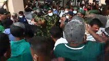 متظاهرون يحاولون اقتحام مكتب الرئيس في سريلانكا