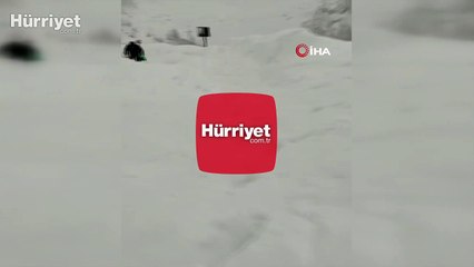 Trabzon-Bayburt karayoluna çığ düştü