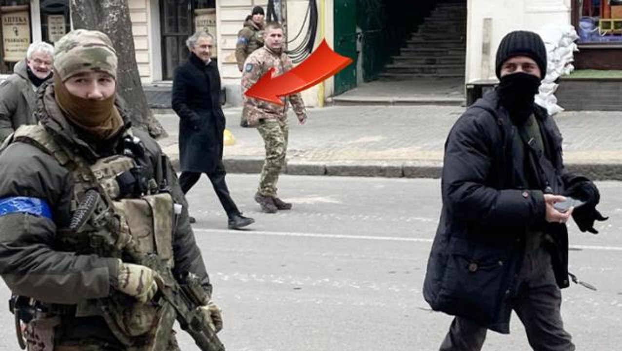 Gittiği her yerde savaş çıkıyor! Gizemli Fransız yazar bu kez Ukrayna'da ortaya çıktı