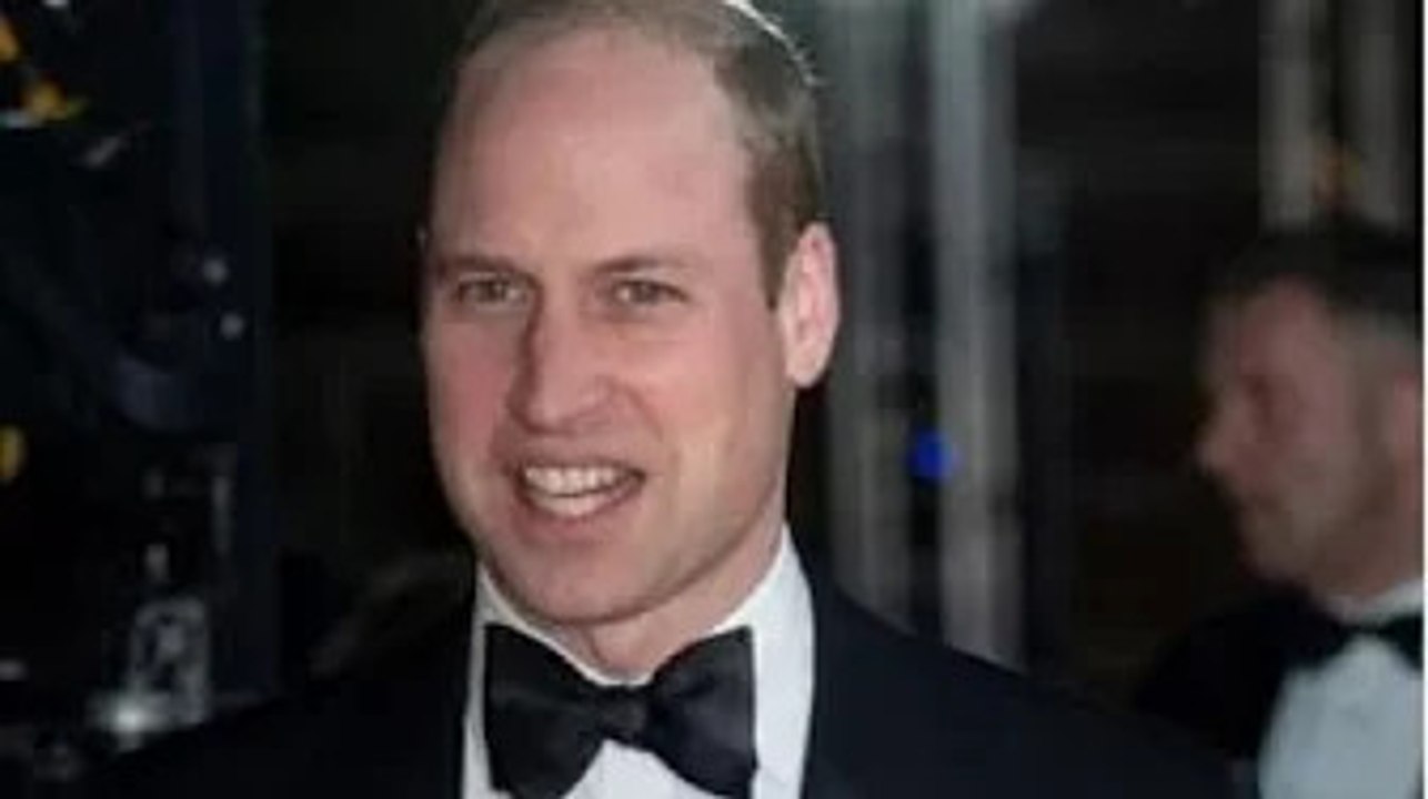 Le prince William étourdit avec une apparition...
