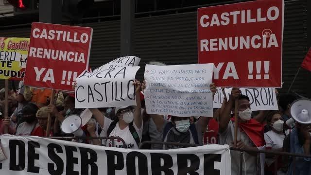 Peru'da hükümet karşıtları protesto gösterisi düzenledi