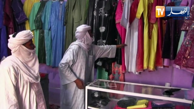 برج باجي مختار : ميد بن مختاري يتفنن في خياطة وطرز الملابس التقليدية الصحراوية