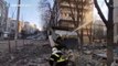 Al menos dos heridos tras un bombardeo que ha destruido dos edificios residenciales en Kiev