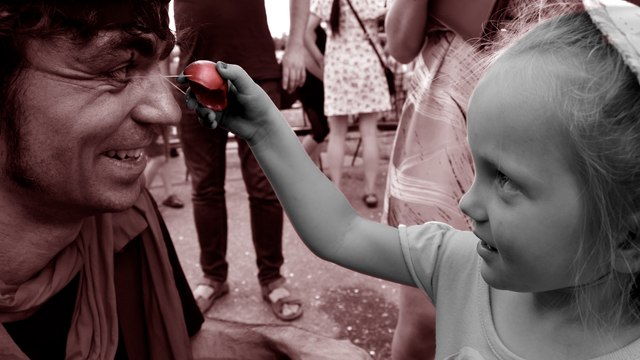 Sonrisas para olvidar la guerra