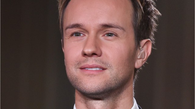 VOICI - Cyril Féraud : ses touchantes confidences sur sa grand-mère après la mort de son père