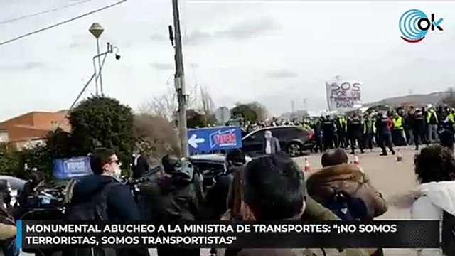 Monumental abucheo a la ministra de Transportes: ¡No somos terroristas, somos transportistas!