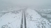 (Drone) Anadolu Otoyolu'nun Düzce kesimi kaza nedeniyle ulaşıma kapandı (3)