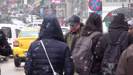 Bursa'yı Mart karı vurdu: Lapa lapa yağmaya başladı