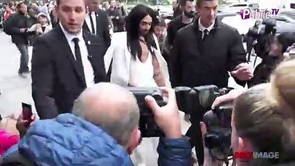 Exclu Vidéo : Conchita Wurst : la diva barbue fait sensation au défilé Akris !
