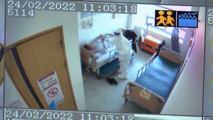 이재갑 "의료체계 붕괴 직전 상황...치료제 부족할 수도" / YTN