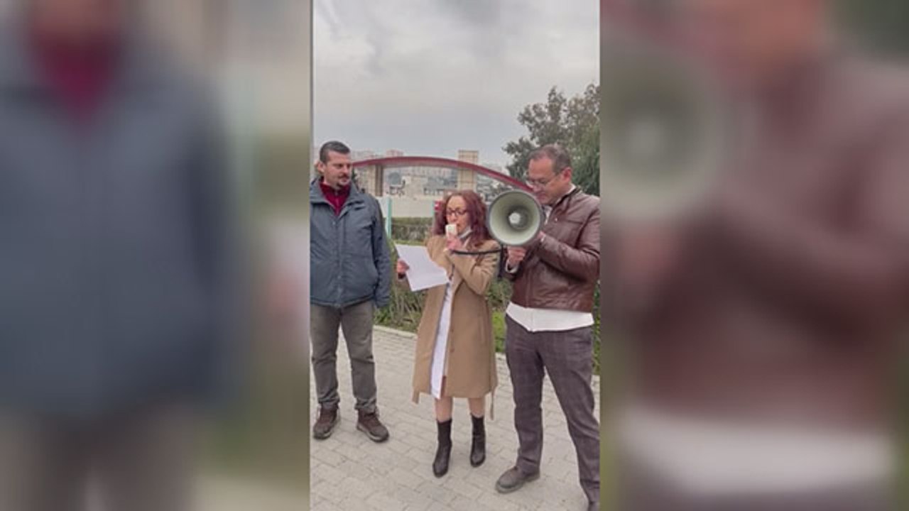 Grevdeki doktorlardan şiirli cevap: Kapıda sıralı hastalar, söyle bana nasıl gideyim?