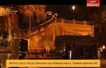 Protes Chile: Polis lepaskan gas pemedih mata, tembak meriam air