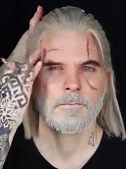 Transformation d'un homme en The Witcher
