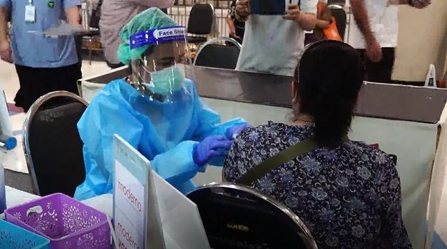 ผู้สูงอายุเชียงใหม่แห่ฉีดวัคซีน สกัด โควิด-19 ช่วงสงกรานต์