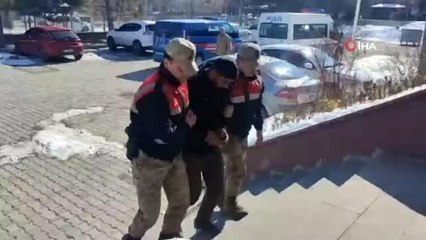 Ödünç aldığı minibüsle göçmen kaçakçılığı yapan şahıs tutuklandı