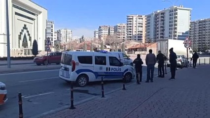 Gasbettiği araçla kaza yapınca içinde çocuk bulunan otomobili çalan şüpheli yakalandı