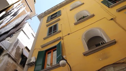 Sfratti a Napoli, la storia di Vincenzo e Marina: "Siamo invalidi, non sappiamo dove andare"