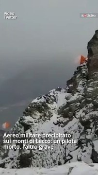 Lecco, il momento dello schianto dell'aereo militare sui monti: un pilota morto, l’altro grave
