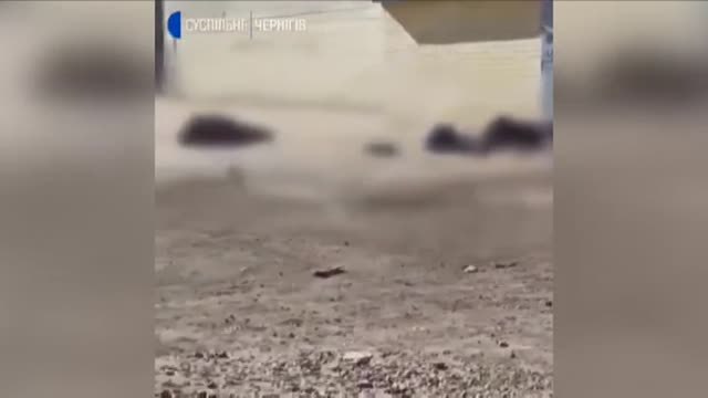 Una decena de civiles fallecidos en una cola para comprar el pan en Chernígov bombardeada por Rusia