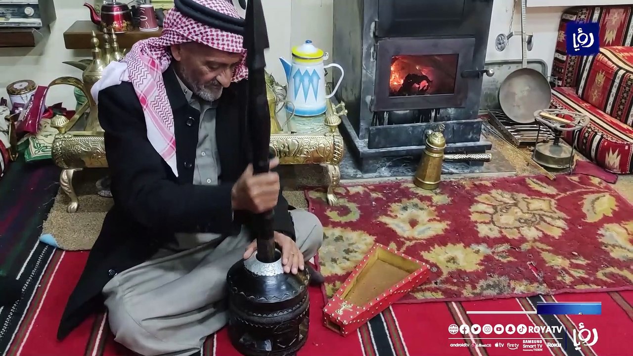 لحمايتها من الاندثار.. الفايز يجمع أدوات تراثية في منزله