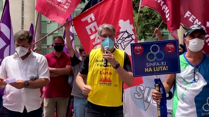 Servidores pedem aumento emergencial de salário