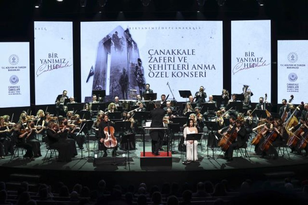Son dakika haber | "Çanakkale Zaferi ve Şehitleri Anma Özel Konseri" AKM'de sahnelendi