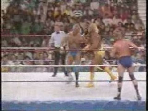 Hulk Hogan & Rowdy Roddy Piper vs Ric Flair & Sid Justice