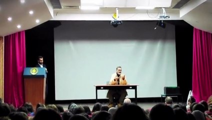 Yaşar Alptekin'den lise etkinliğinde skandal sözler! Öğrenciler ıslıkladı