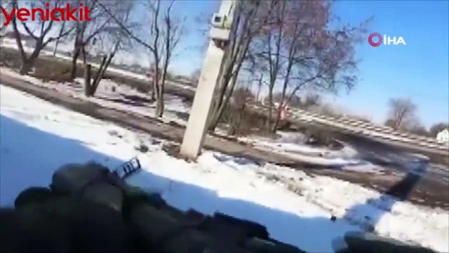 Ukrayna görüntüleri servis etti! Rus askeri araç böyle imha edildi