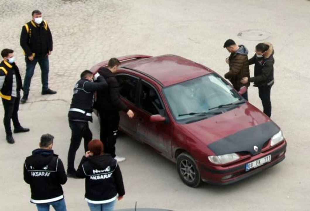 Aksaray'da KOM, NSM ve Asayiş ekipleri okul önlerinde kuş uçurmuyor