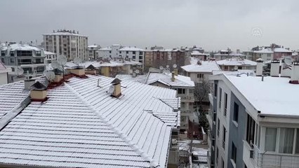 Eskişehir güne beyaz örtüyle uyandı