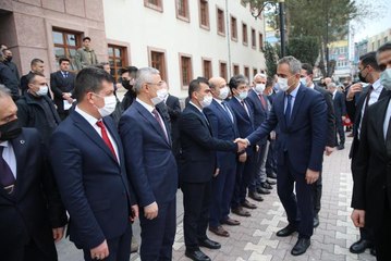 BAKAN ÖZER YÜZ YÜZE EĞİTİME KARARLILIKLA DEVAM EDİYORUZ