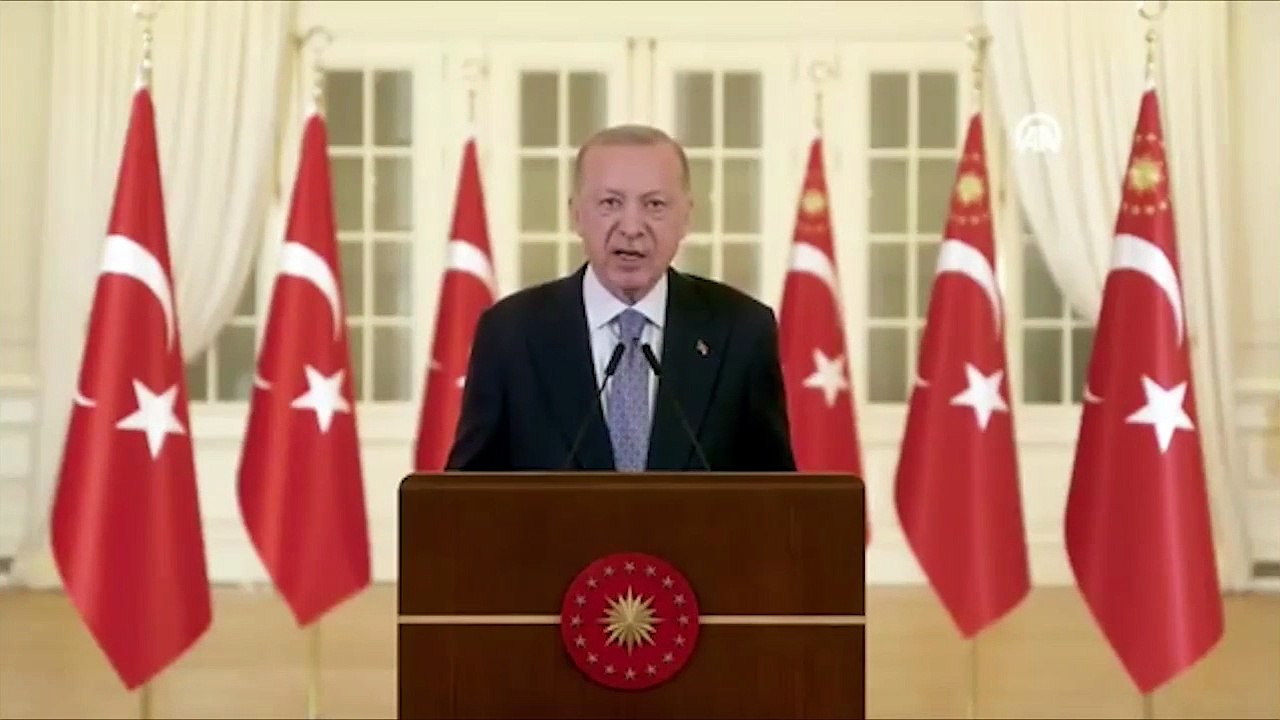 ''Suriyelileri göndermeyeceğiz'' çıkışı eleştirilen Erdoğan'dan dünyaya ''mülteci'' mesajı