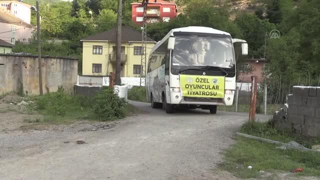 ZONGULDAK - Engelli tiyatrocular Yılın Tiyatro Oyunu ödülüyle moral buldu