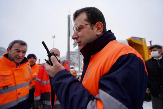 Kar kalınlığı 15 santimetreyi bulacak! Vatandaşlara bir uyarı da İBB'den geldi